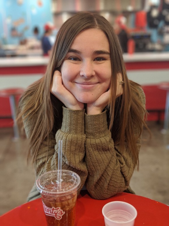 00100dPORTRAIT_00100_BURST20191221123147995_COVER